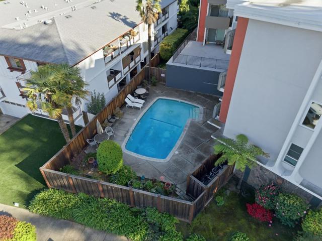 111 Wellesley, Redwood City CA: https://media.crmls.org/mediaz/7576488a-0909-4605-bbf5-2f52a3d65835.jpg