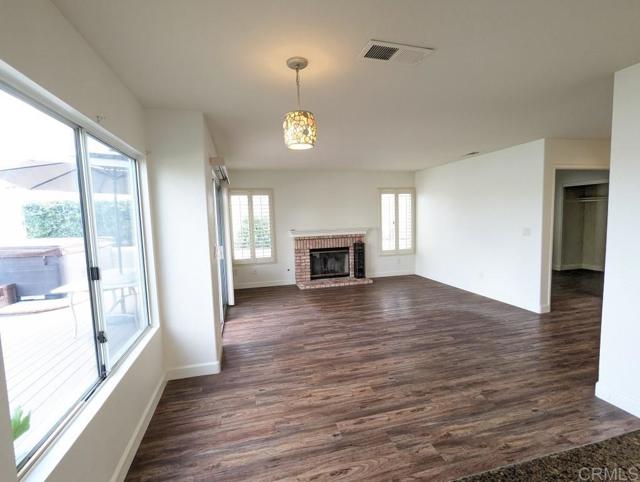 Detail Gallery Image 6 of 28 For 649 Montage Rd, Oceanside,  CA 92057 - 4 Beds | 3 Baths