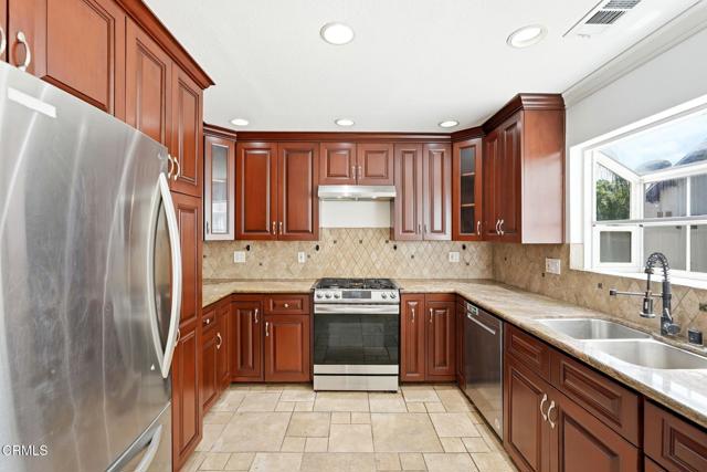 Detail Gallery Image 23 of 56 For 2082 Belgrave Ct, Simi Valley,  CA 93063 - 3 Beds | 2 Baths