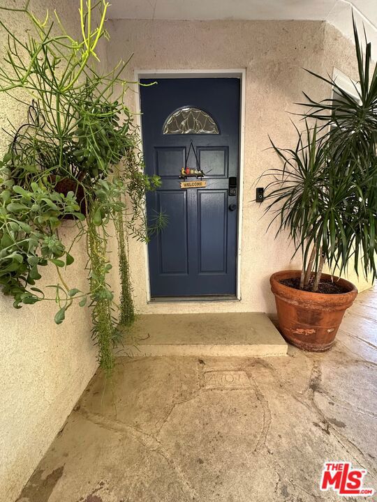 4707 Bedel Street, Woodland Hills CA: https://media.crmls.org/mediaz/75774830-6ef1-440d-9b8a-9341d70ac7d9.jpg