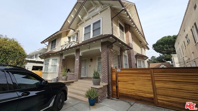 1810 Westmoreland Boulevard, Los Angeles, California 90006, 7 Bedrooms Bedrooms, ,6 BathroomsBathrooms,Single Family Residence,For Sale,Westmoreland,24353901