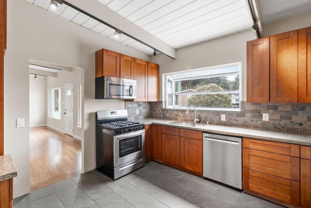 7577Fdb7 4730 45C0 9E94 E1Bed36Cde05 237 Hillside Drive, Pacifica, Ca 94044 &Lt;Span Style='BackgroundColor:transparent;Padding:0Px;'&Gt; &Lt;Small&Gt; &Lt;I&Gt; &Lt;/I&Gt; &Lt;/Small&Gt;&Lt;/Span&Gt;