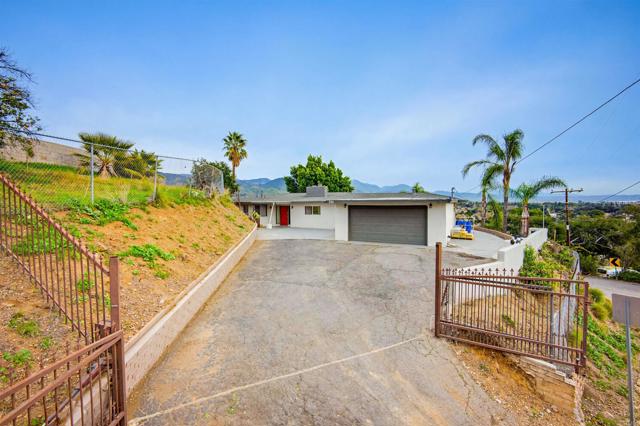 Detail Gallery Image 5 of 35 For 304 Edgerton, San Bernardino,  CA 92405 - 4 Beds | 3 Baths