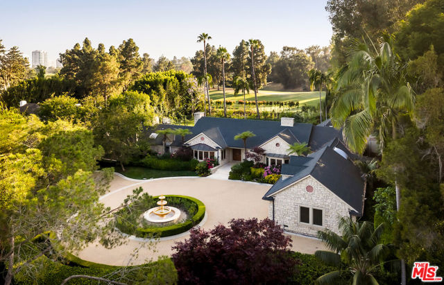 9996 Sunset Boulevard, Beverly Hills CA: https://media.crmls.org/mediaz/7578d07c-c3c4-49ee-bce6-2a2adb31bee2.jpg