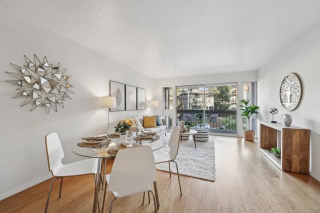 323 Monte Vista Avenue, Oakland CA: https://media.crmls.org/mediaz/7578fdb0-5e7b-4533-ac8a-d2517b684199.jpg