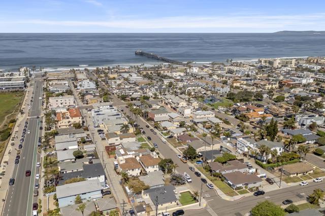 291 Ebony Avenue, Imperial Beach CA: https://media.crmls.org/mediaz/757aceea-a780-4fb3-b4ac-7f2e16d73232.jpg