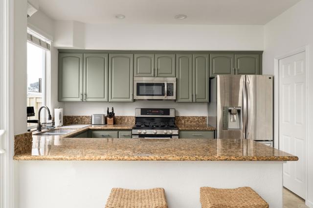 Detail Gallery Image 6 of 29 For 382 Carmel Creeper Pl, Encinitas,  CA 92024 - 2 Beds | 2/1 Baths