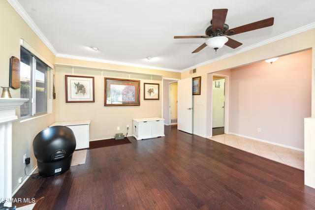 1122 Canterford Circle, Westlake Village CA: https://media.crmls.org/mediaz/757bb9dd-7bd5-4de9-b4b6-21275c2fd343.jpg