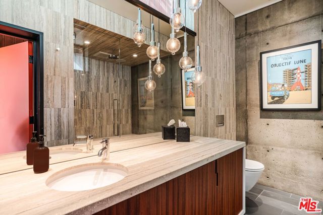 5228 Escalante Drive, La Canada Flintridge CA: https://media.crmls.org/mediaz/757c0e6b-e8d8-411c-8475-882c6e87d0ad.jpg