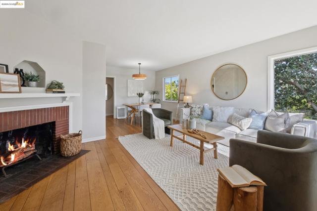 5318 Fleming Avenue, Oakland CA: https://media.crmls.org/mediaz/757d0a85-9004-4af7-a7d4-e0280aead59b.jpg