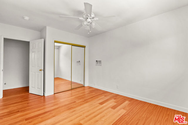 272 S Doheny Drive, Beverly Hills CA: https://media.crmls.org/mediaz/757d1734-0b01-47e4-b1f2-d832b8807534.jpg