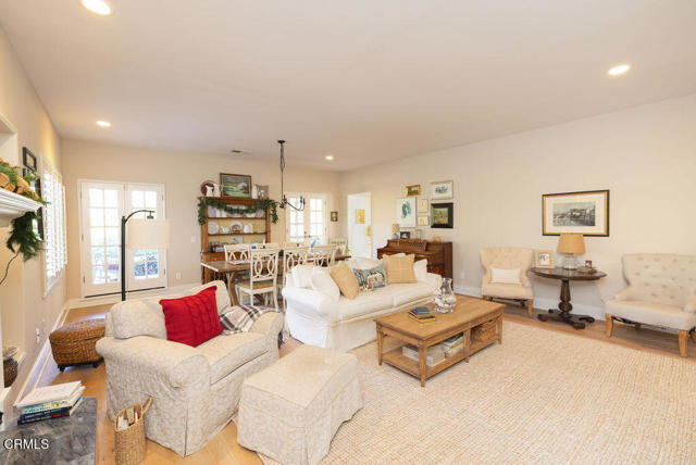 5751 Terra Bella Court, Camarillo CA: https://media.crmls.org/mediaz/757d2a76-01fc-4194-a3e5-8ea7c6c8799c.jpg