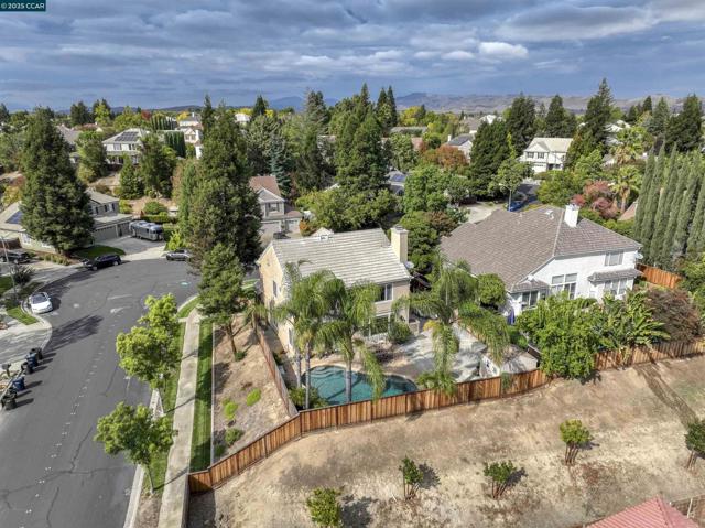 713 Tennyson Dr, Livermore CA: https://media.crmls.org/mediaz/757d5732-cdb9-4e8a-b4ec-7c3250afbee9.jpg