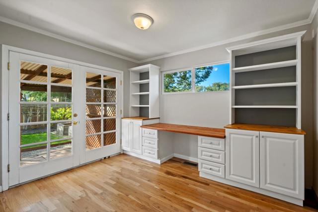 1307 Lawton Avenue, Pacific Grove CA: https://media.crmls.org/mediaz/757e0848-ff4d-4319-8a96-5283d63f28fd.jpg