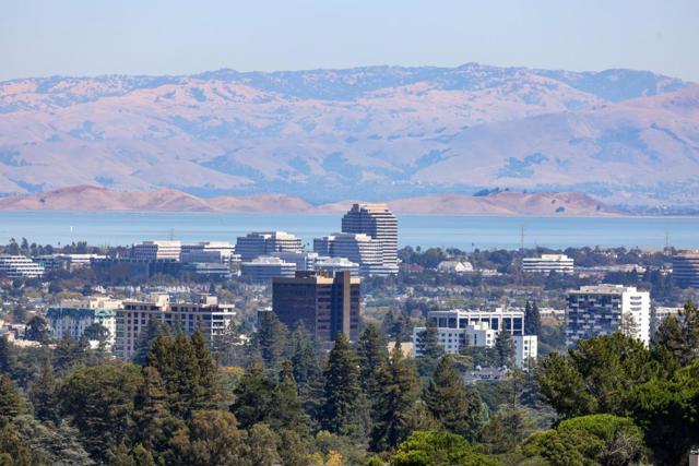150 New Place Road, Hillsborough CA: https://media.crmls.org/mediaz/757e12fc-bd9c-4488-a1e1-c4f8a888b8dc.jpg