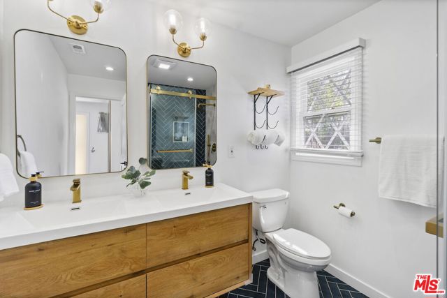 4723 Autry Avenue, Long Beach CA: https://media.crmls.org/mediaz/757ec86d-0866-42bb-9e08-9c8d518f7f54.jpg