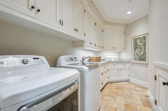4 Buck Meadow Drive, Portola Valley CA: https://media.crmls.org/mediaz/757f9bd5-5d68-4577-87c3-62021c0e8792.jpg