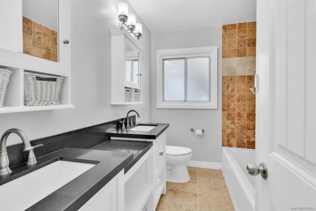 3921 Juniper St, San Diego CA: https://media.crmls.org/mediaz/757fb420-004b-4687-a1b6-a3c108068074.jpg