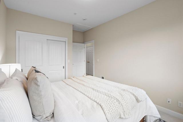 145 Fremont Avenue, Los Altos CA: https://media.crmls.org/mediaz/7580143d-c635-4d3b-b035-969d575355ab.jpg