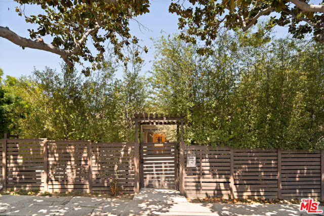1421 Edgecliffe Drive, Los Angeles CA: https://media.crmls.org/mediaz/75804519-324e-4b85-98bb-0b7aa7fc1d98.jpg