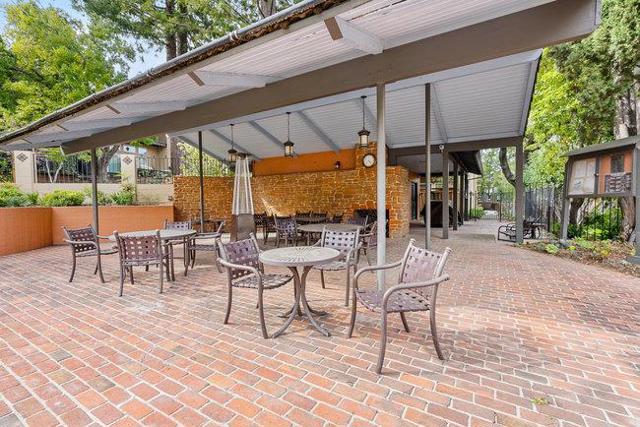 18400 Overlook Road, Los Gatos CA: https://media.crmls.org/mediaz/758096bc-657b-46bc-9050-36f5b2e95942.jpg