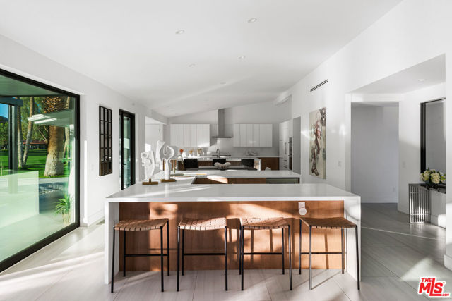 49723 Avenida Montero, La Quinta CA: https://media.crmls.org/mediaz/75817d26-5368-4e21-8b4f-8bbc39eb57c1.jpg