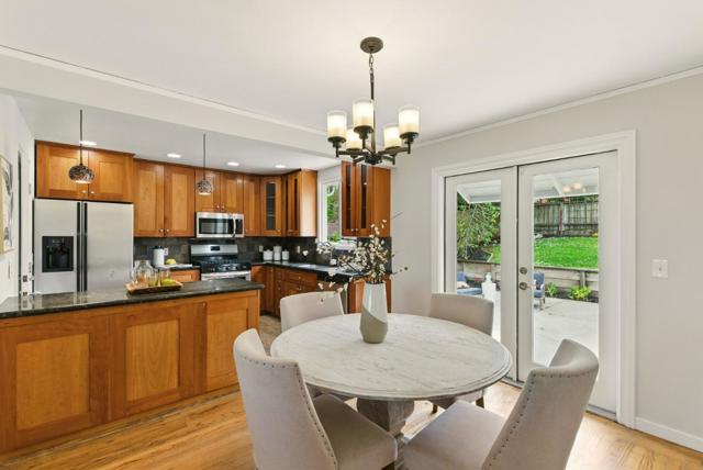 643 Cherry Avenue, San Bruno CA: https://media.crmls.org/mediaz/75818900-83c5-4353-98c2-f7e3c74f77cb.jpg