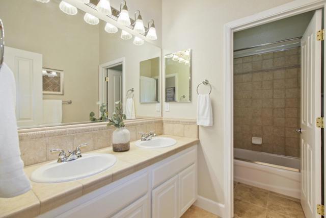 4040 Morning View Way, El Dorado Hills CA: https://media.crmls.org/mediaz/758361f5-e5fc-41e8-bc69-b3f6488aff91.jpg