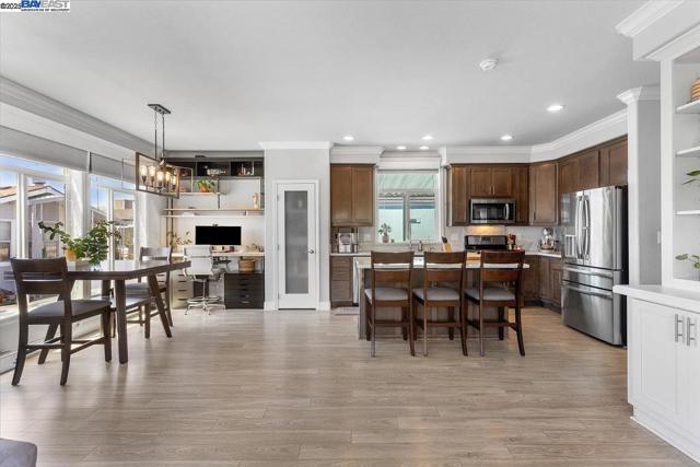 3015 E Bayshore Road #423, Redwood City CA: https://media.crmls.org/mediaz/7583a0e5-0344-4eb1-a8ac-15f0fd70d216.jpg