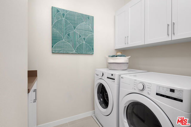 11787 E Melody Way, Whittier CA: https://media.crmls.org/mediaz/75842c86-77c4-415d-8df8-3d8e326cb423.jpg