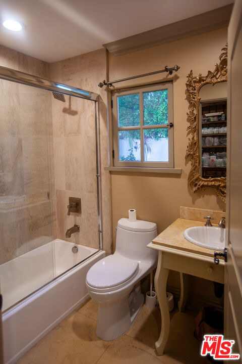 3501 Caribeth Drive, Encino CA: https://media.crmls.org/mediaz/75844251-6537-4237-8d24-1b534c5f8754.jpg