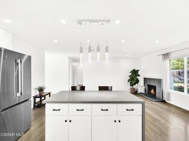 898 Oakmound Avenue, Newbury Park CA: https://media.crmls.org/mediaz/75845e65-4ab6-4e43-9939-8bb6b1119568.jpg