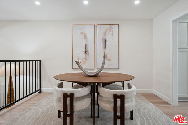 17109 Palisades Circle, Pacific Palisades CA: https://media.crmls.org/mediaz/758473a1-764e-411f-88b4-aa87f57208c6.jpg