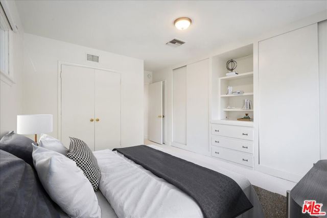 12848 Tiara Street, Valley Village CA: https://media.crmls.org/mediaz/75859185-c87d-4d3a-b829-d212f9b9c7b3.jpg