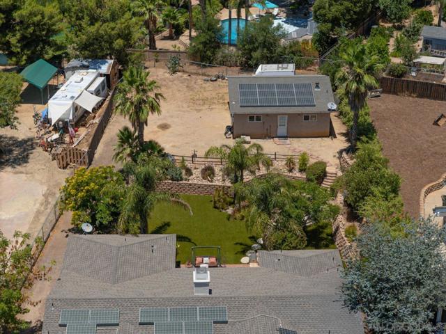 26152 Bellemore Dr, Romona CA: https://media.crmls.org/mediaz/75869c59-99c8-4833-84a8-03ba5b0849ad.jpg