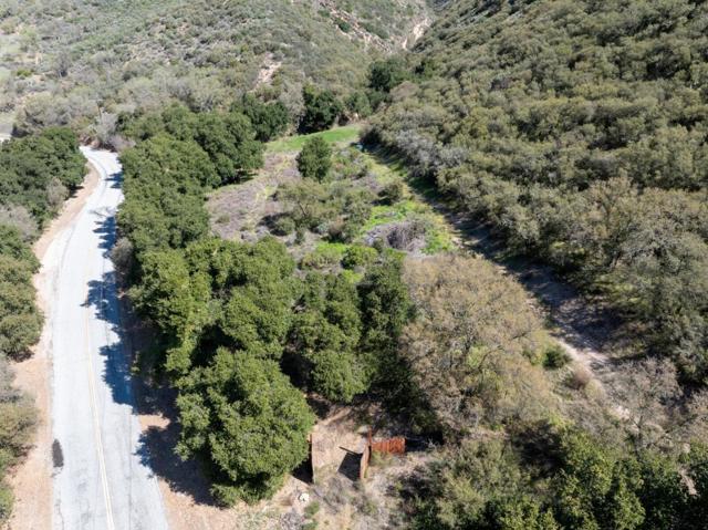 44175 Carmel Valley, Greenfield CA: https://media.crmls.org/mediaz/75876ece-4038-4156-93d0-01abdd3e4f3b.jpg