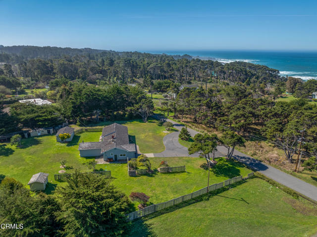 18601 Cypress Road, Fort Bragg CA: https://media.crmls.org/mediaz/75881e7f-9fd7-4d3e-b7ee-bcad2568682c.jpg