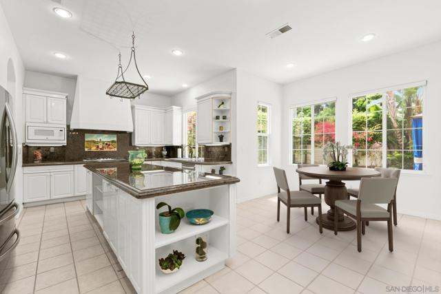 616 Marlin Ln, Carlsbad CA: https://media.crmls.org/mediaz/7588b7c4-b542-4b18-8c58-27b4a2d49f39.jpg