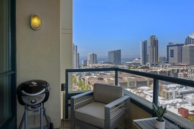 555 Front St, San Diego CA: https://media.crmls.org/mediaz/7588bd10-07a7-4a9e-9cd0-cdf2ed5e7328.jpg