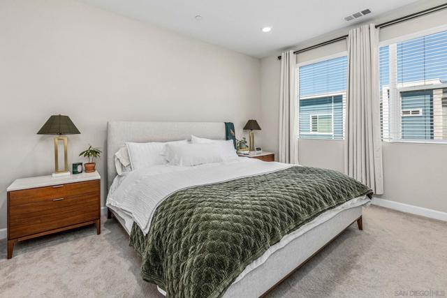 1821 Onyx Ln, Chula Vista CA: https://media.crmls.org/mediaz/7589aa36-4098-4fe4-b06e-9214b0d54c2c.jpg