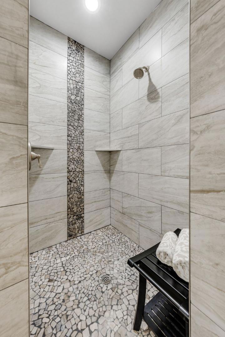https://media.crmls.org/mediaz/7589c5ba-00b7-4486-ab99-c8e3587bb9ee.jpg?preset=X-Large