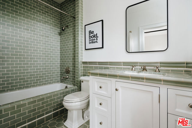 800 GREENTREE Road, Pacific Palisades CA: https://media.crmls.org/mediaz/758a5f86-9bf5-4dbf-8930-f57d20b5497a.jpg