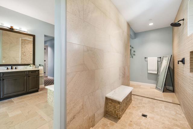 17 Emerald Court, Rancho Mirage CA: https://media.crmls.org/mediaz/758adc3b-5630-4bc7-8522-947c49ef6093.jpg