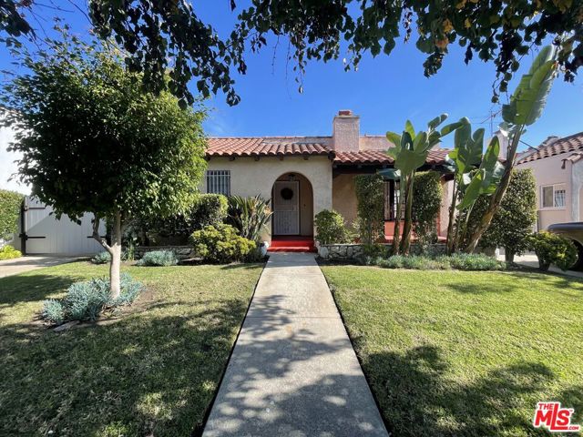560 N Irving Boulevard, Los Angeles CA: https://media.crmls.org/mediaz/758afeb7-f453-41fa-8de6-c59a8180d0d2.jpg