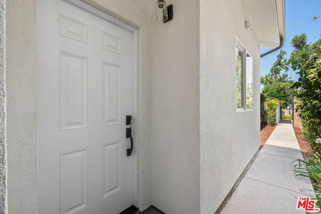 6916 Bellingham Avenue, North Hollywood CA: https://media.crmls.org/mediaz/758ba719-e76f-4136-9501-e4549caff561.jpg