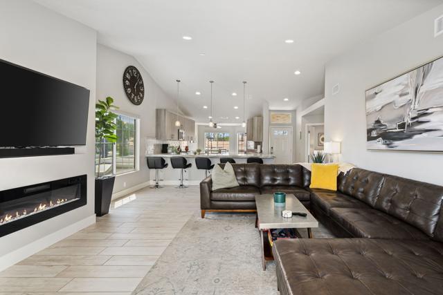 172 Torrey Pine Drive, Palm Desert CA: https://media.crmls.org/mediaz/758be57f-06c1-4c7d-944c-1694b65eb0f6.jpg