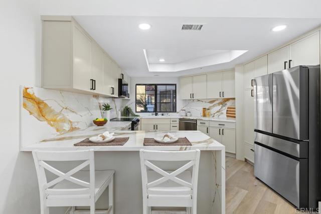 Detail Gallery Image 15 of 49 For 2533 Holly Valley Dr, Vista,  CA 92084 - 3 Beds | 2 Baths