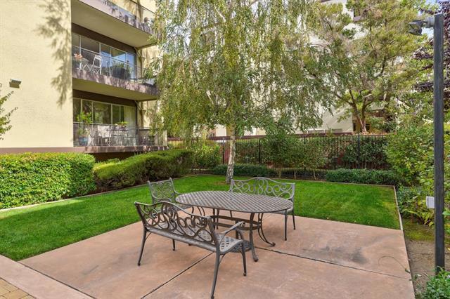 455 Grant Avenue, Palo Alto CA: https://media.crmls.org/mediaz/758c6c02-cc34-47ac-9e4a-c580c0eb0ea6.jpg
