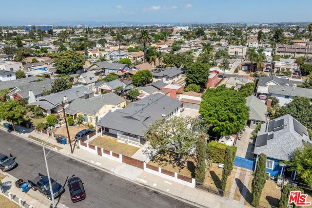 519 W Elm Avenue, Inglewood CA: https://media.crmls.org/mediaz/758cbb70-59b7-4448-8ee6-4720728c1f1a.jpg