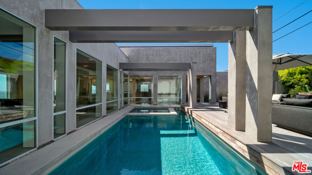 24572 Malibu Road, Malibu CA: https://media.crmls.org/mediaz/758cfb21-1f4c-4720-a1a6-be6f3eb9818f.jpg